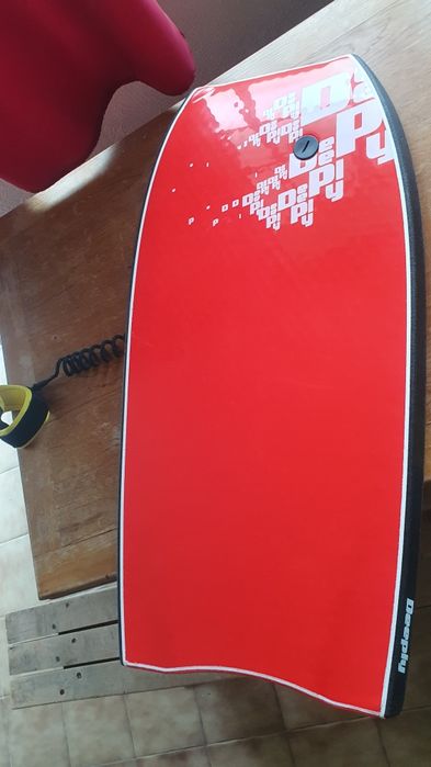 Prancha de bodyboard e saco