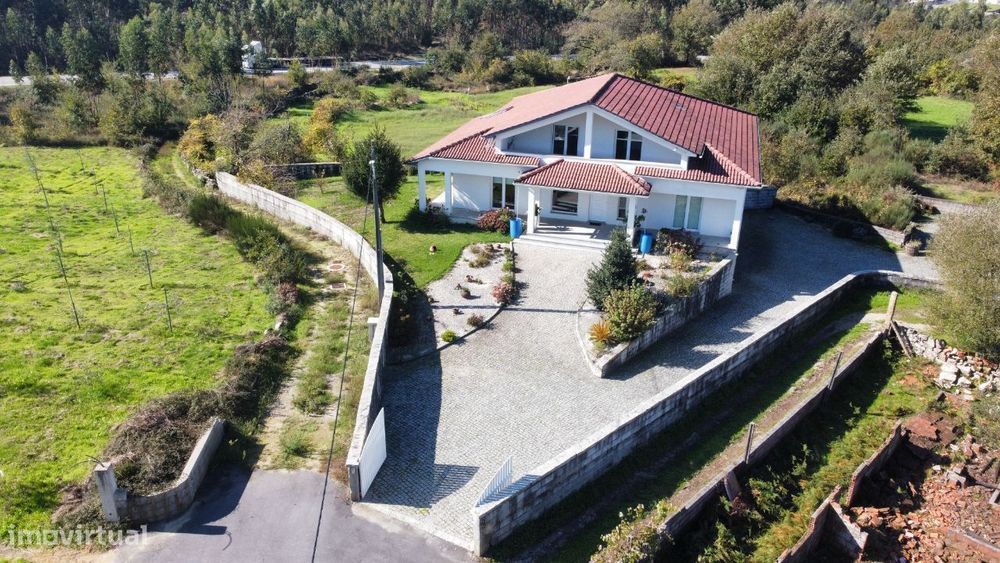 Moradia T5 em São Vicente de Lafões – Oliveira de Frades