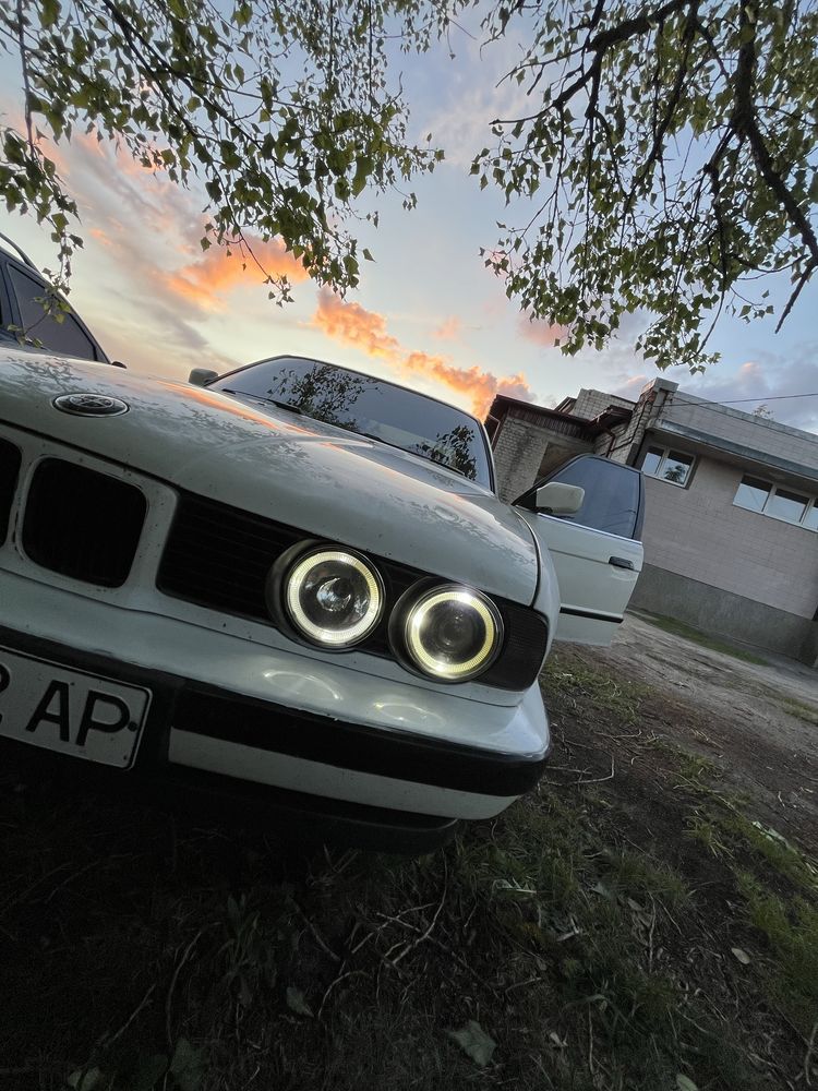 Продам БМВ e34 1988