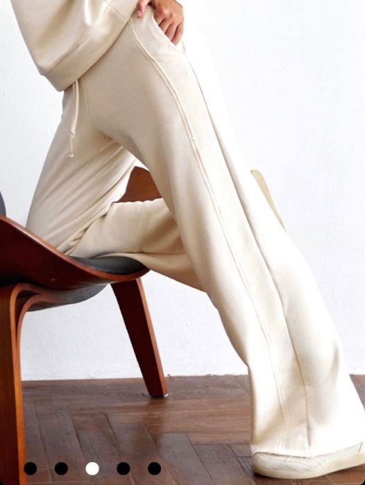 Штани спортивні світло-бежевого кольору