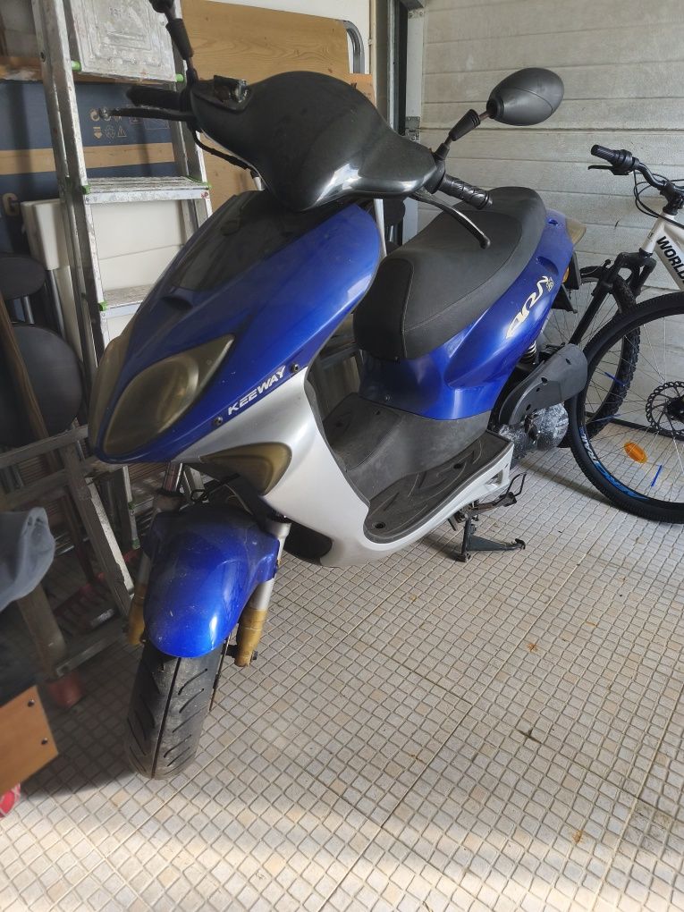 Vendo ou troco Moto keeway ARN 125cc