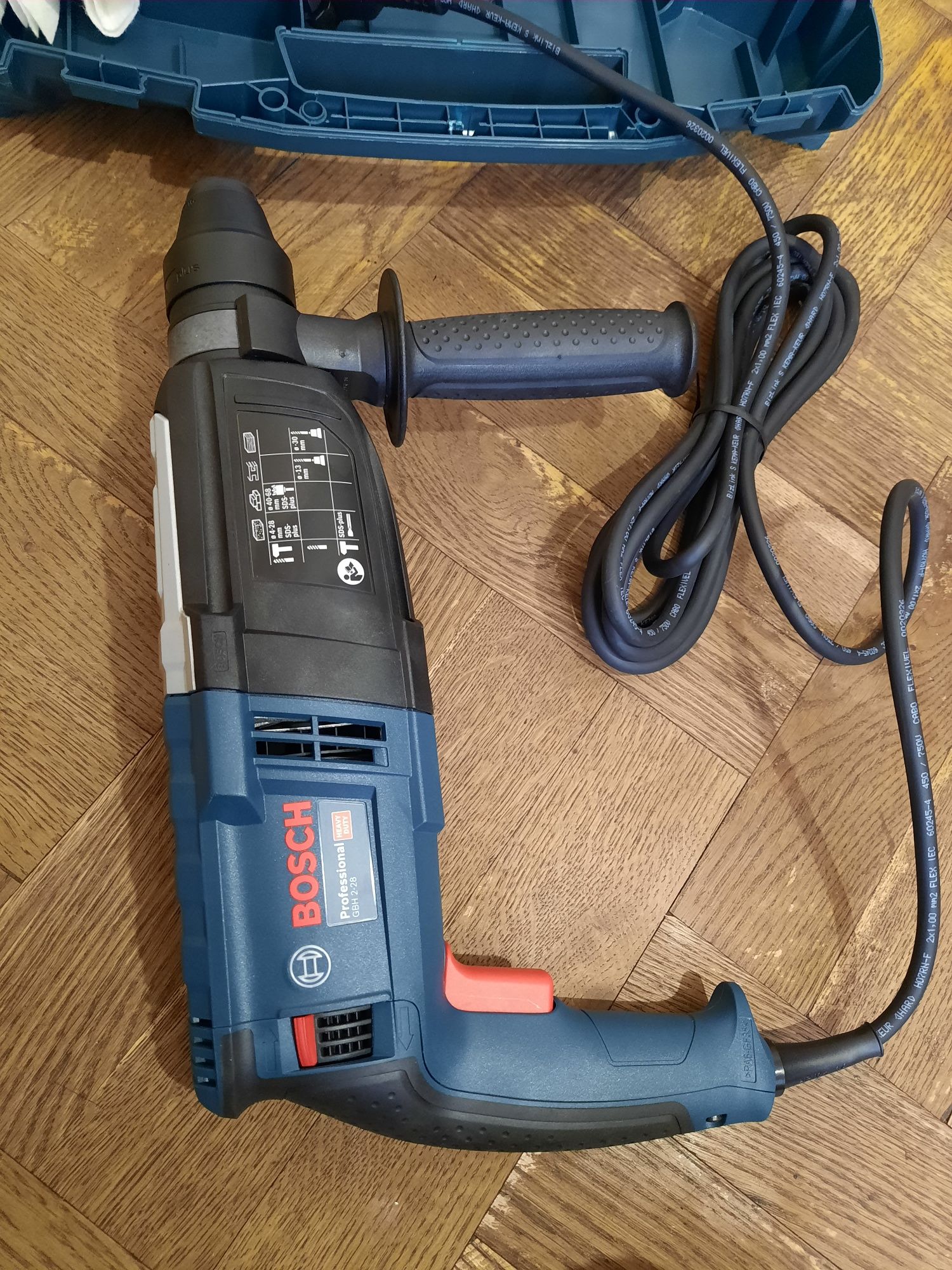 Абсолютно новий,оригінал!!Перфоратор BOSCH GBH 2-28,880вт,3.2дж