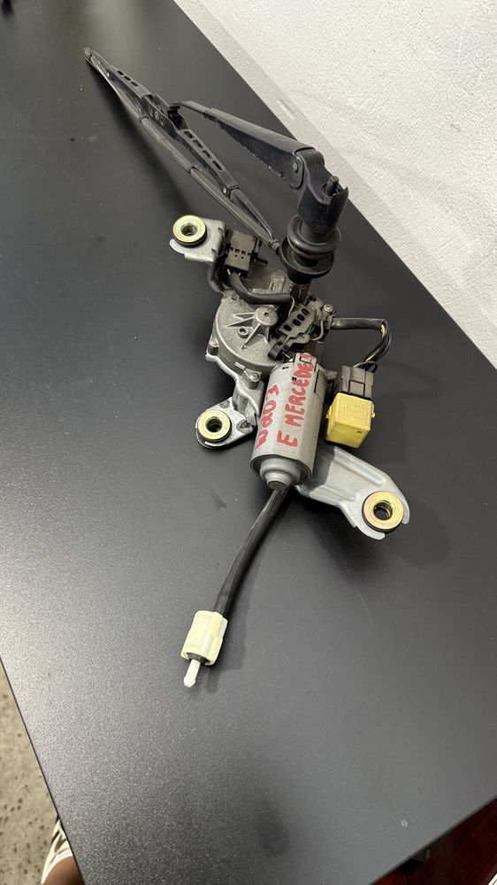 Motor das escovas traseiro Mercedes c 220 W 202