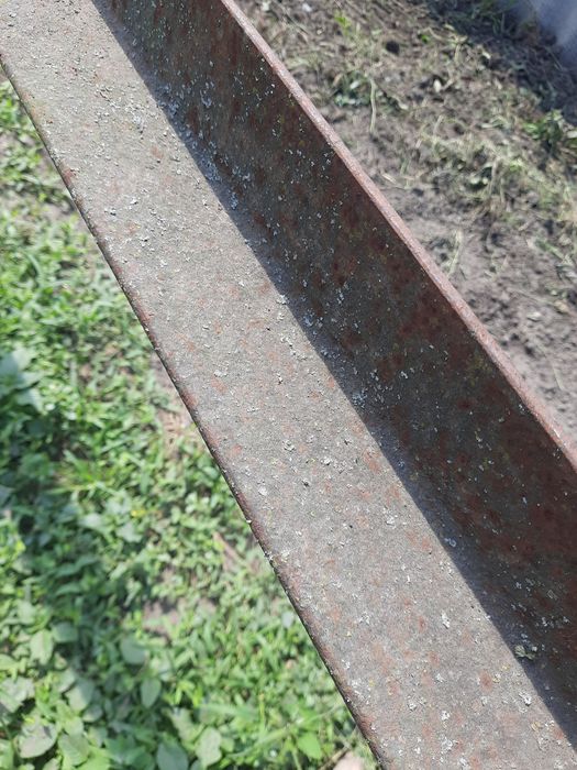 Уголок,  кут зварений в конструкцію