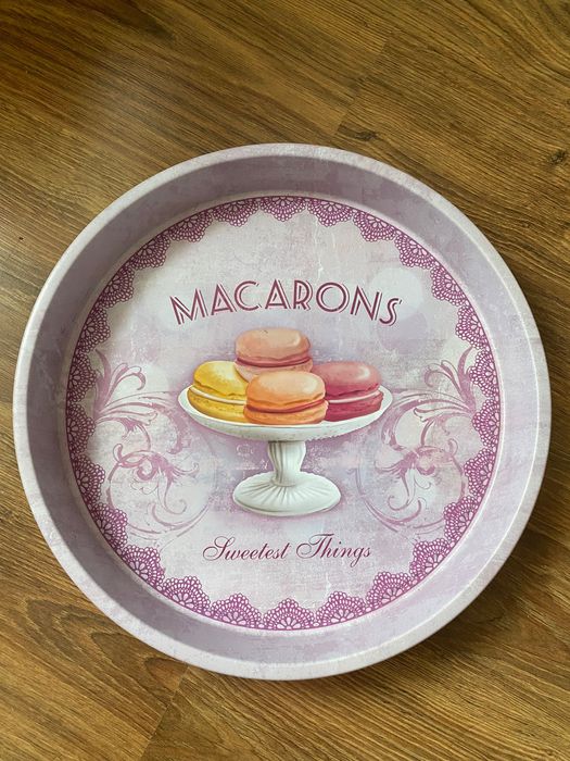 Taca fioletowa metalowa makaroniki do serwowania tacka do kuchni salon