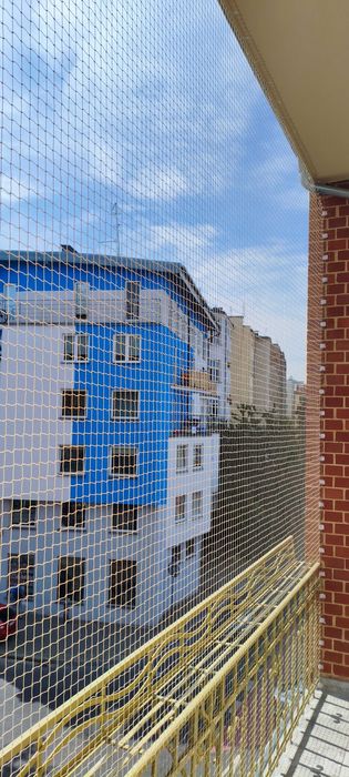 Siatka na balkon , siatka dla kota, przeciw ptakom montaż Warszawa
