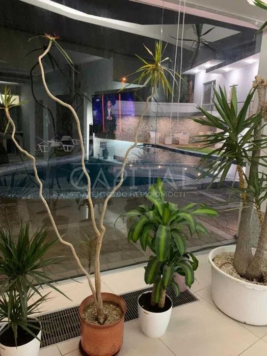 Оренда будинку, Голосіївський район, 5хв до метро, басейн, генератор