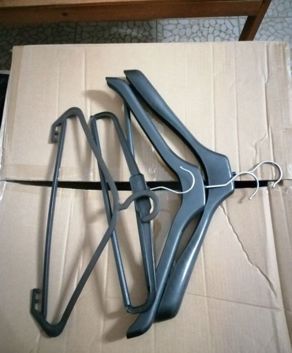 Lote 4 cabides adulto