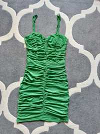 Zielona sukienka marszczona na ramiączkach Missy Empire