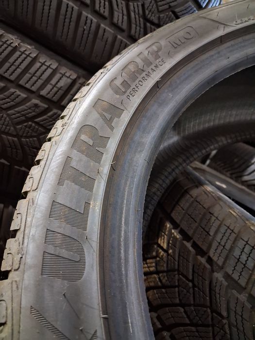 225/45 R18 Goodyaer Ultra Grip perfomance Резина б/у зима Комплект