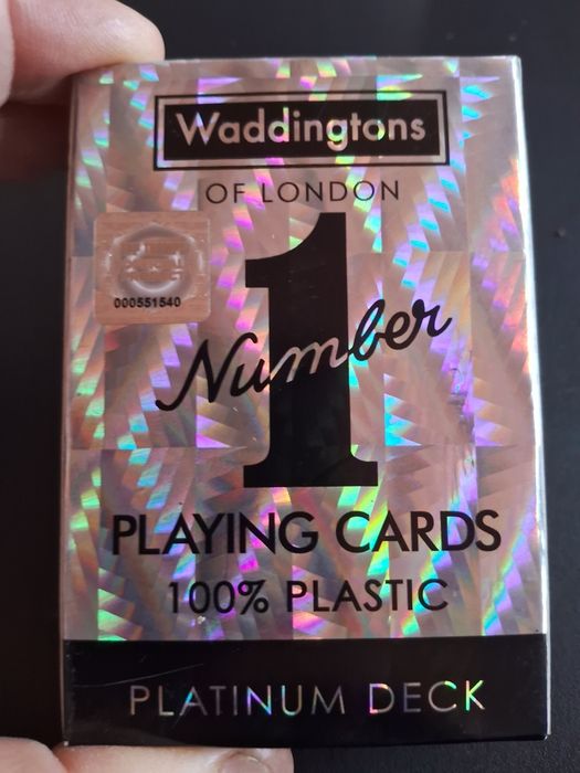 Продаю карты игральные