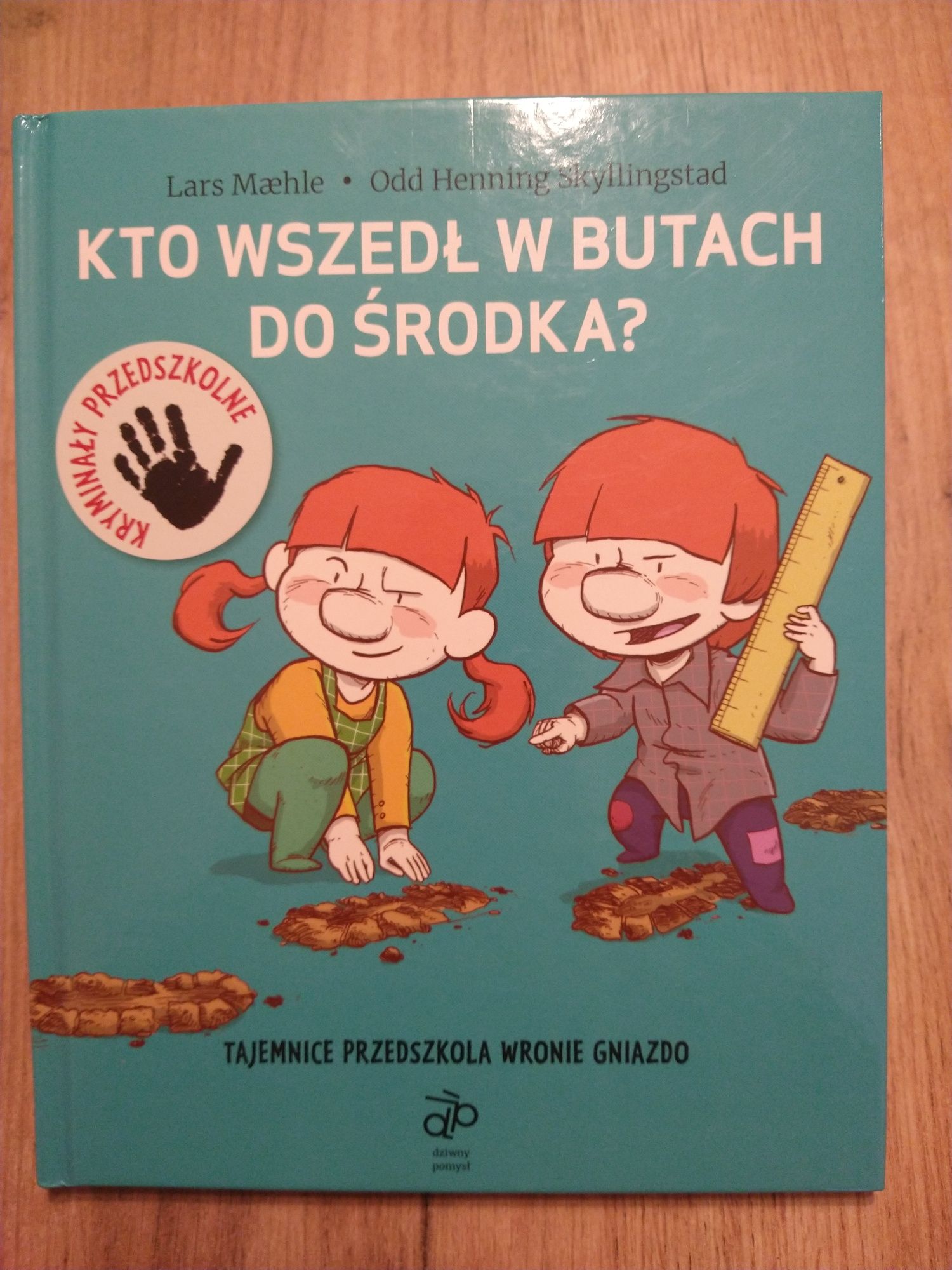Książki: Pospiesz się Albercie, Kto wszedł w butach do środka