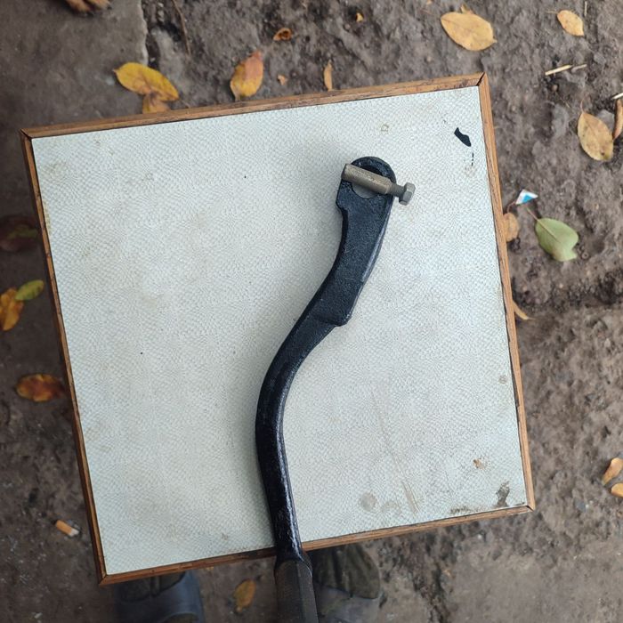 Завода ніжка до мотоцикла м 72 к 750