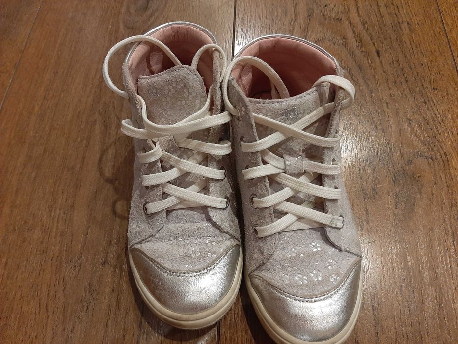 Śliczne buciki ze skóry, rozmiar 26 firmy Richter