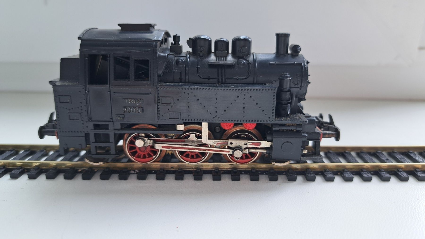 Паровоз BR80 020 фирмы TRIX
