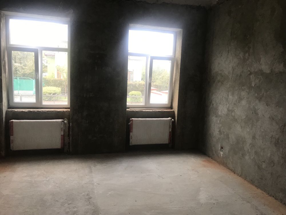 Продам 3 кім.квартиру (пів будинку з ділянкою.вул. Літуна (Толстого)