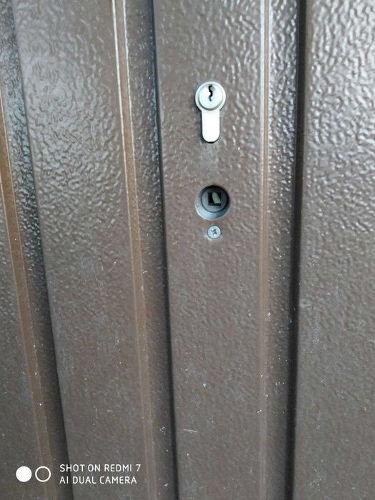 Гаражні ворота підйомно-поворотні нові (2600 х 2200) ручне відкривання