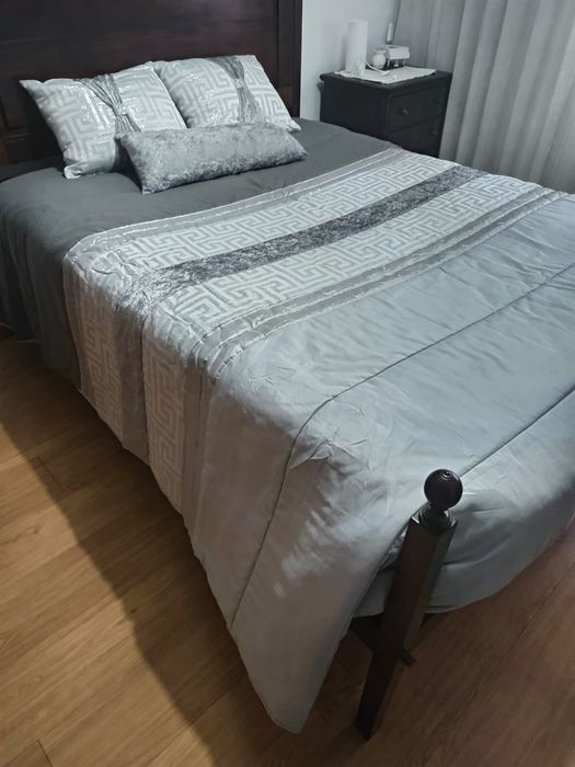 Conjunto de Edredon e almofadas