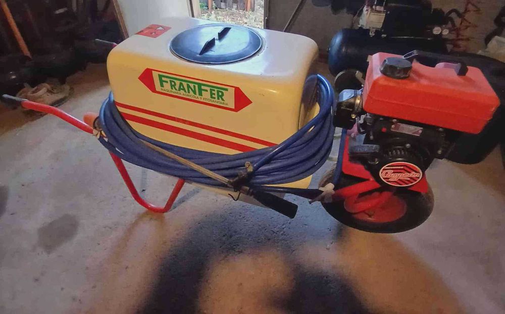 Pulverizador de carrinho de 100l Campeon, com mangueira de 30m