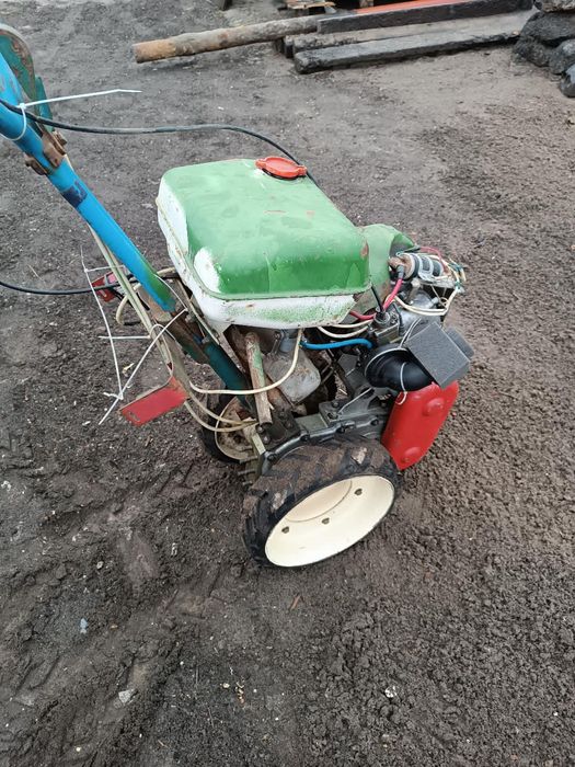 Продам мотоблок Вятка