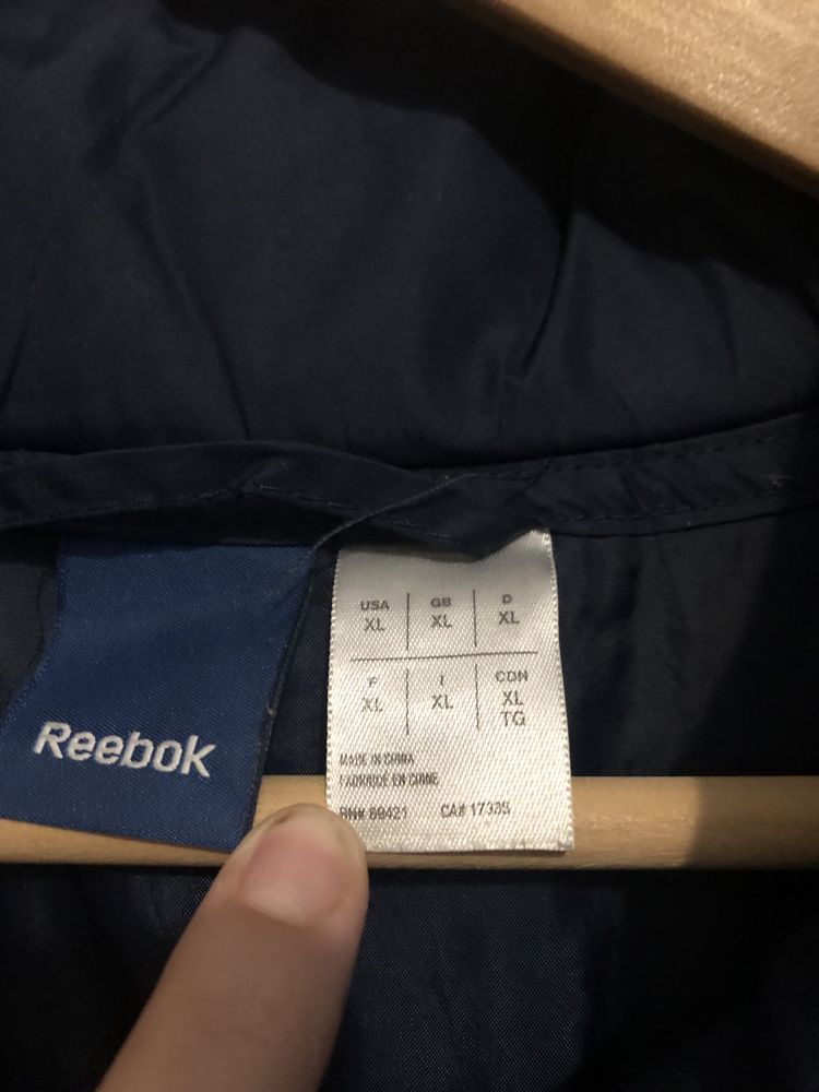 Чоловіча куртка Reebok розміру XL