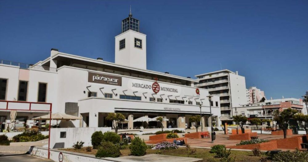 Vende bancada de peixe e marsico no mercado de faro