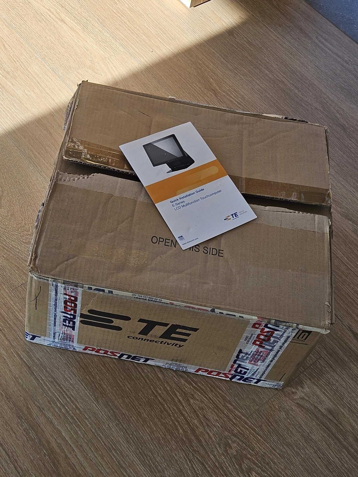 terminal (komputer) All-In-One z ekranem dotykowym firmy Elo