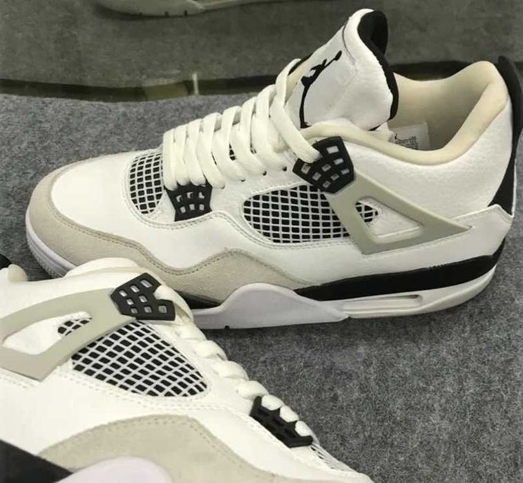 Buty-Trampk-Jordan Air Jordan 4 retro "military black"R.40