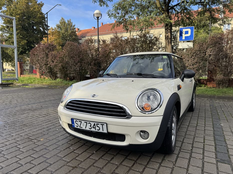Mini one 1.4 benzyna 2008 grudzień sprowadzony  po oplatach