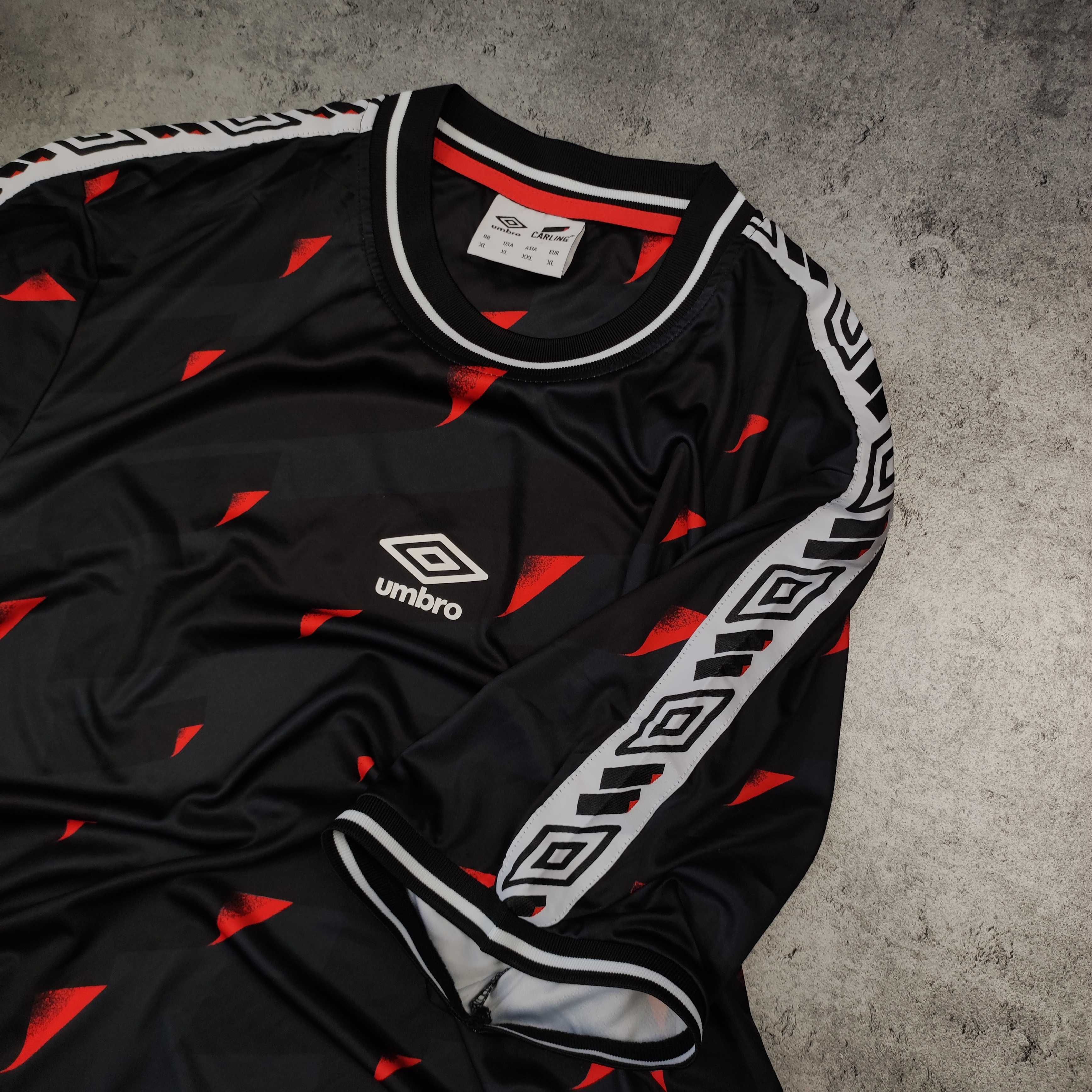 MĘSKA Koszulka Sportowa Duże Logo Czarna Wzorki Umbro Carling Śliska