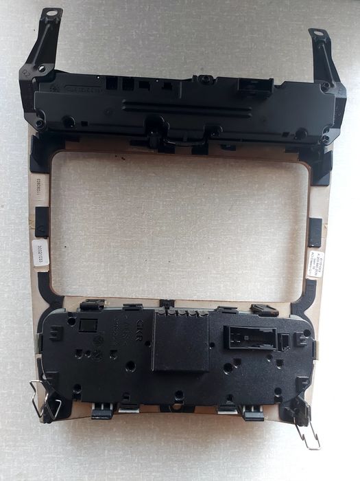 Console C220 . Para carro marca Mercedes