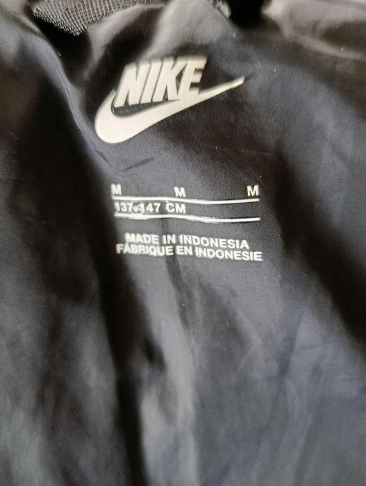Blusão Nike tamanho médio crianca