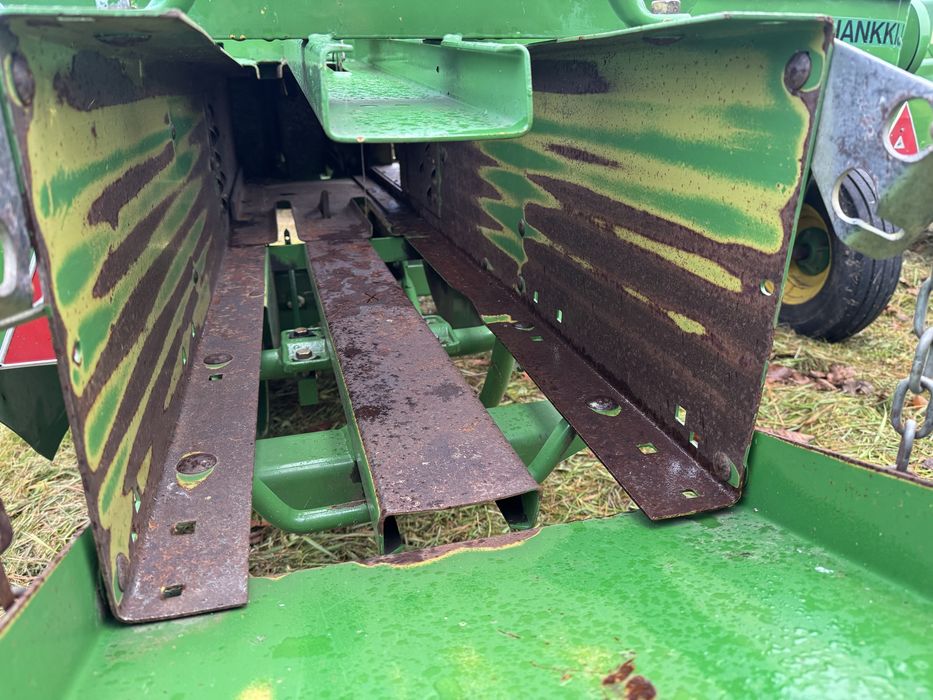 Тюковий Прес Підбирач Пресс подборщик JOHN DEERE 330 (339-336-332)