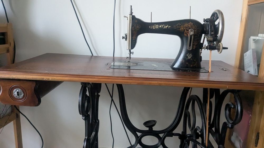 Maszyna do szycia jak Singer antyk