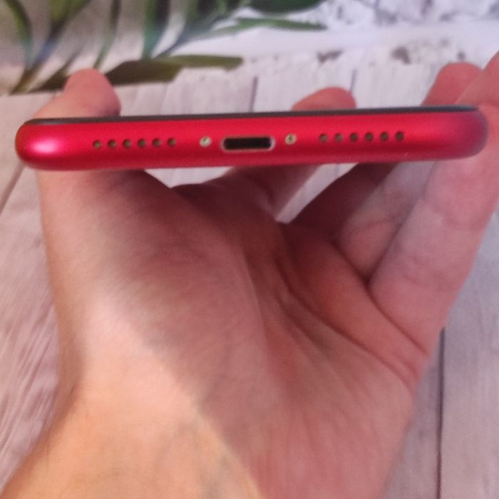 Смартфон Apple iPhone XR 64 GB Neverlock в хорошому стані