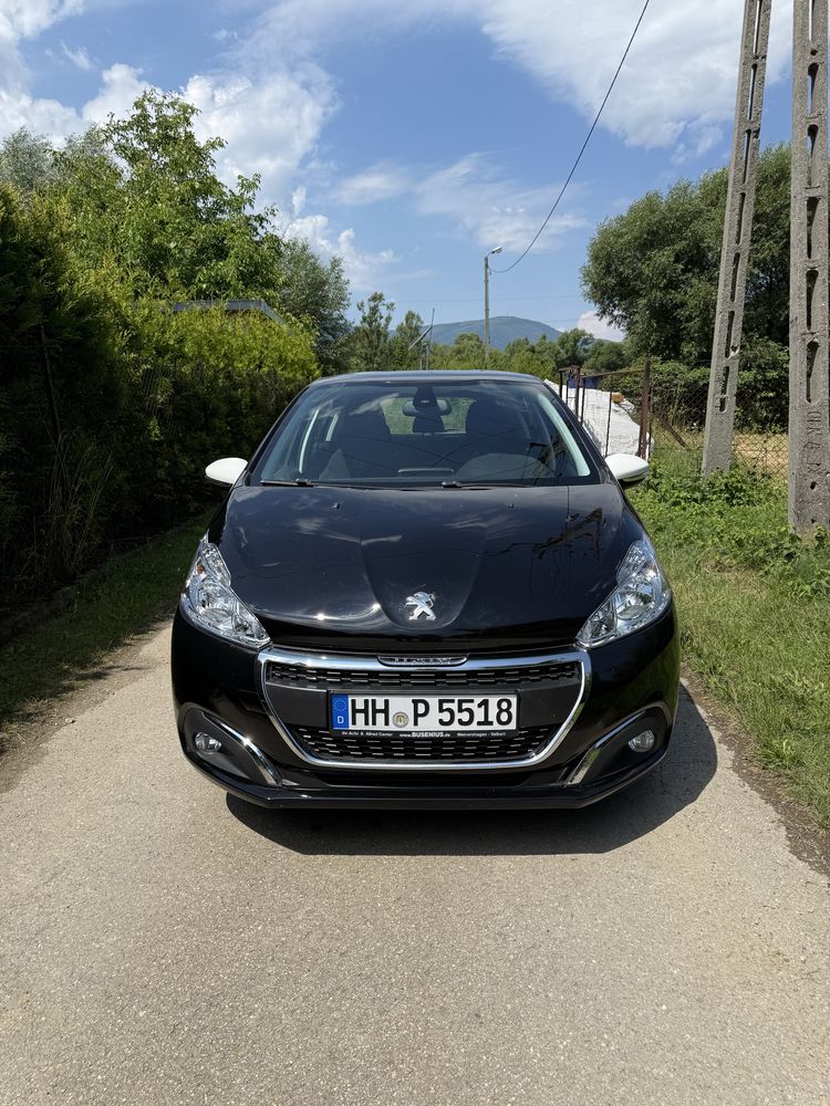 Peugot 208 lift.