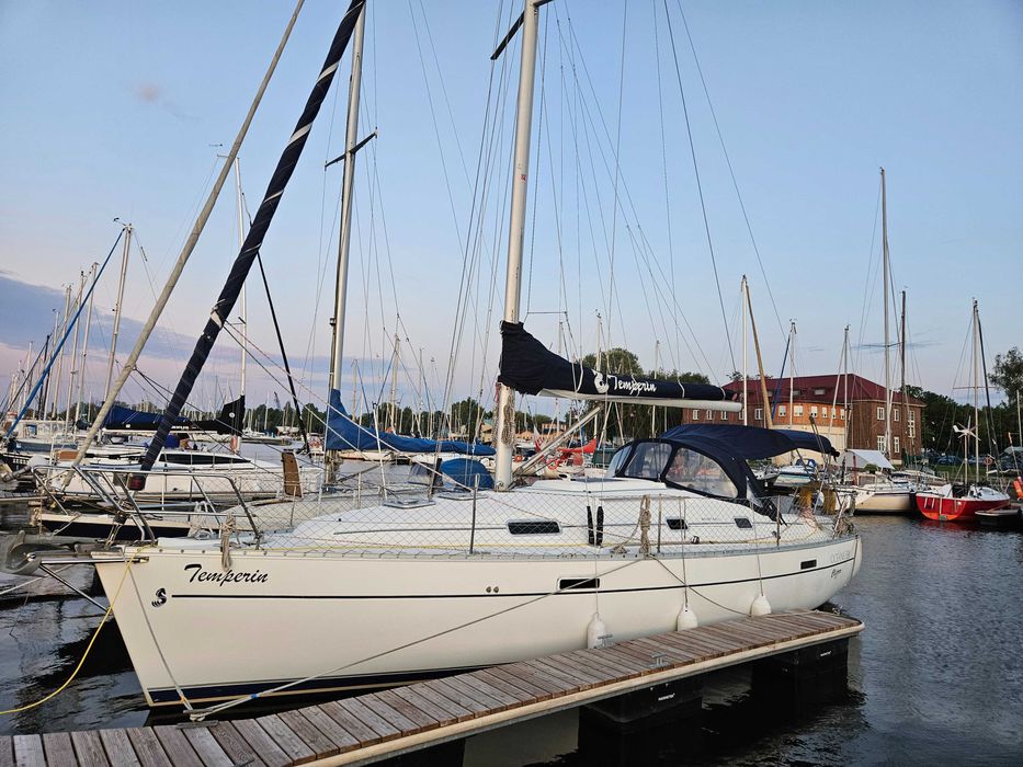 Jacht żaglowy Beneteau Oceanis 331 Clipper - 3 kabiny - nowy silnik