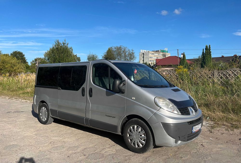 Wynajem busa 9 osobowego z kierowcą lub bez