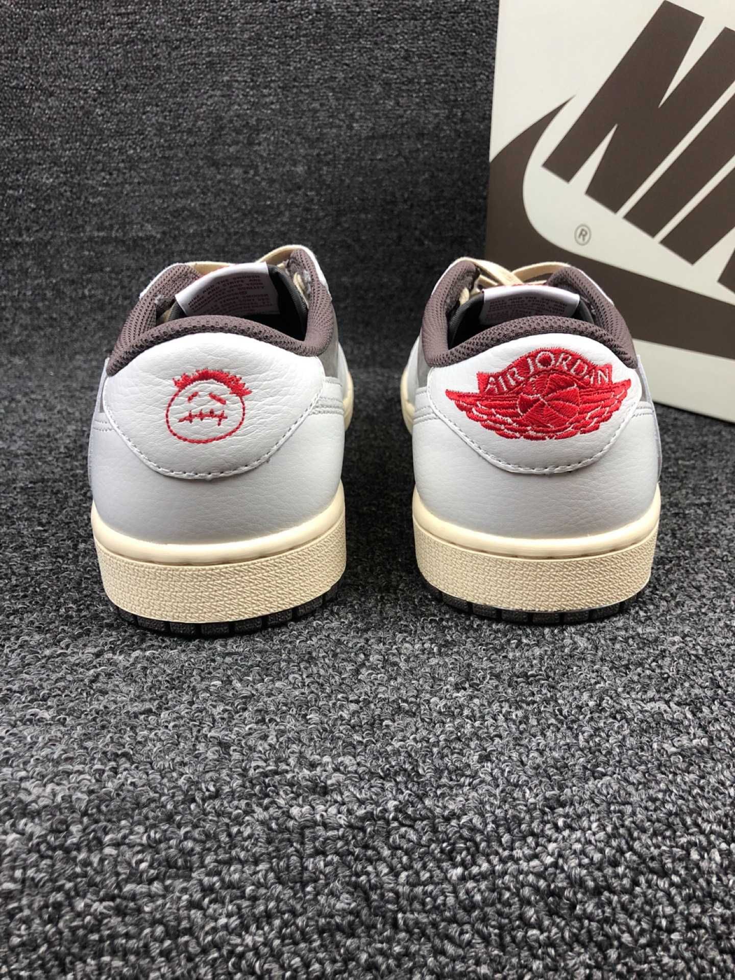 Butydamskiemęskie_Jordan1 Retro Low OG SP Travis Scott R.41