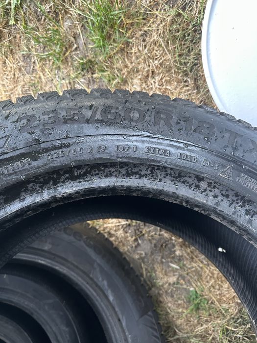235/60 R18 Continental Зимова гума
