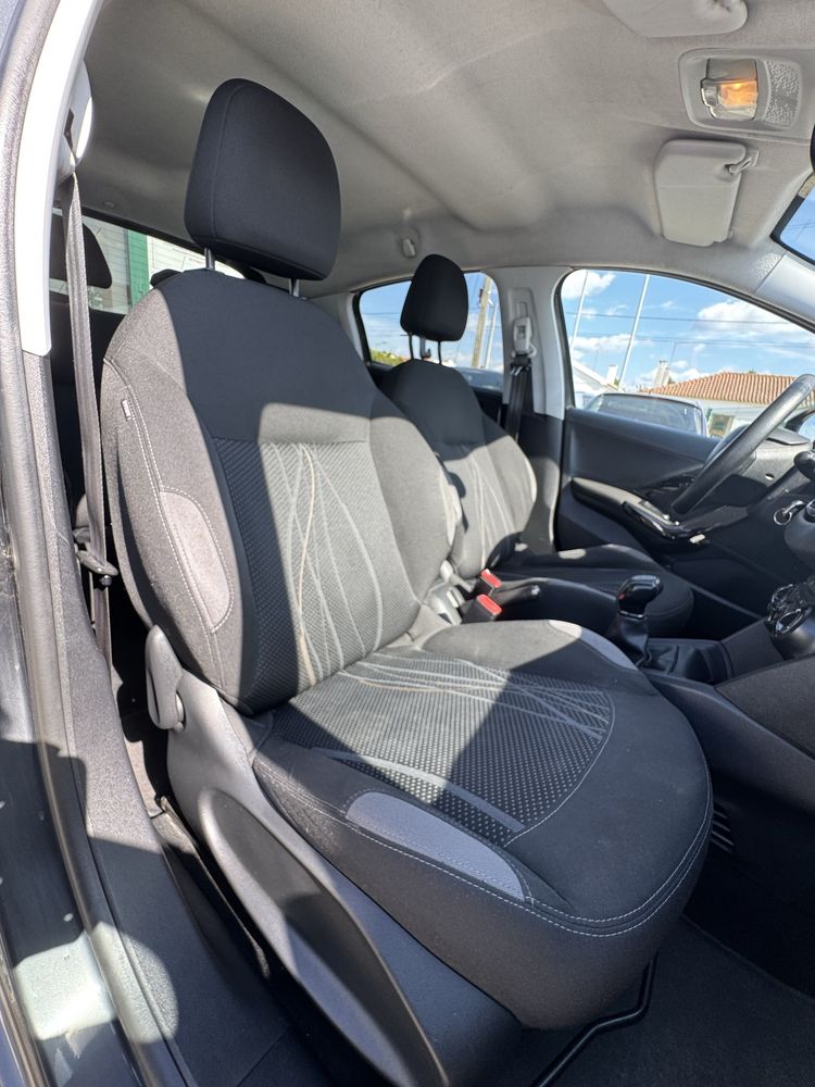 Peugeot 208 1.4 HDi