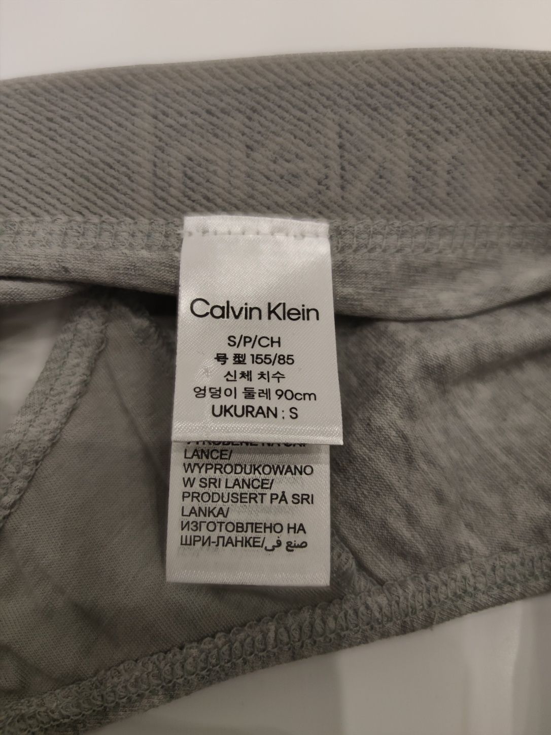 Stringi thong Calvin Klein z logo z przodu i z tyłu. Nowe, a TANIEJ!