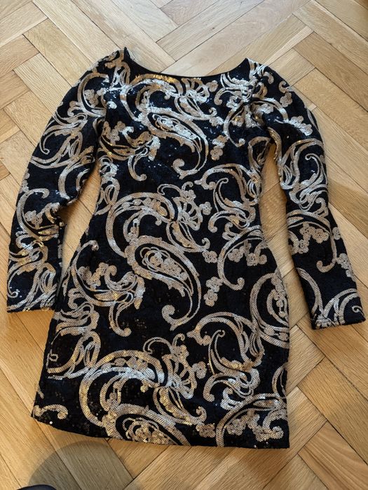 sukienka w cekiny sylwestrowa