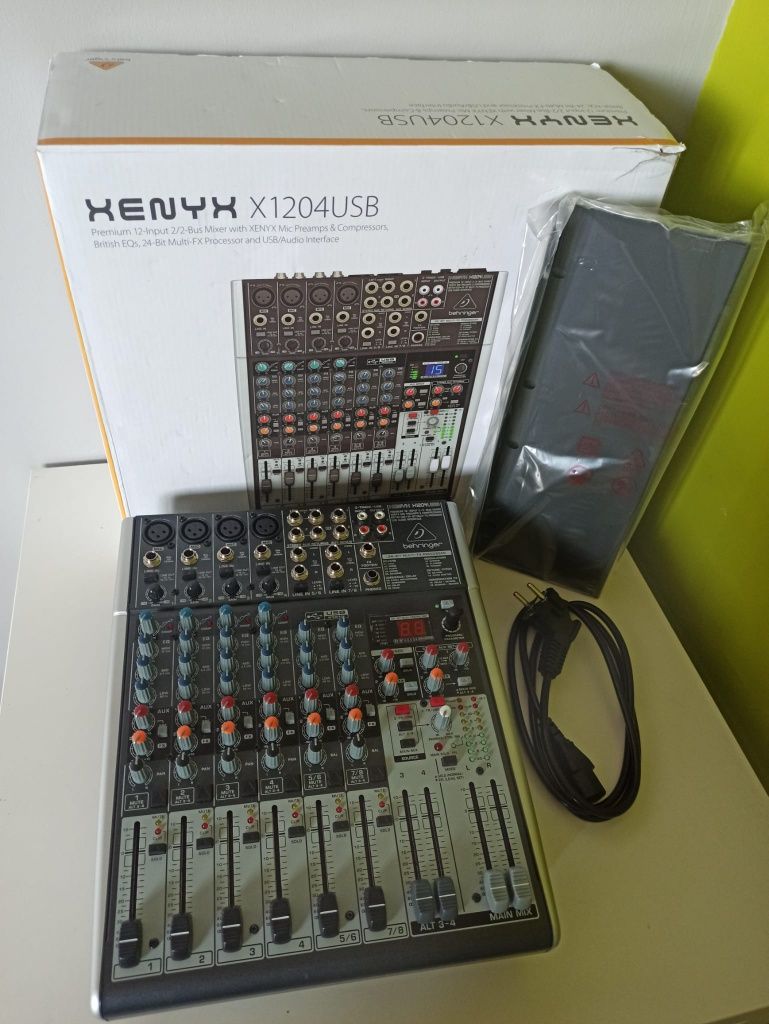 Mikser Behringer Xenyx X1204USB analogowy
