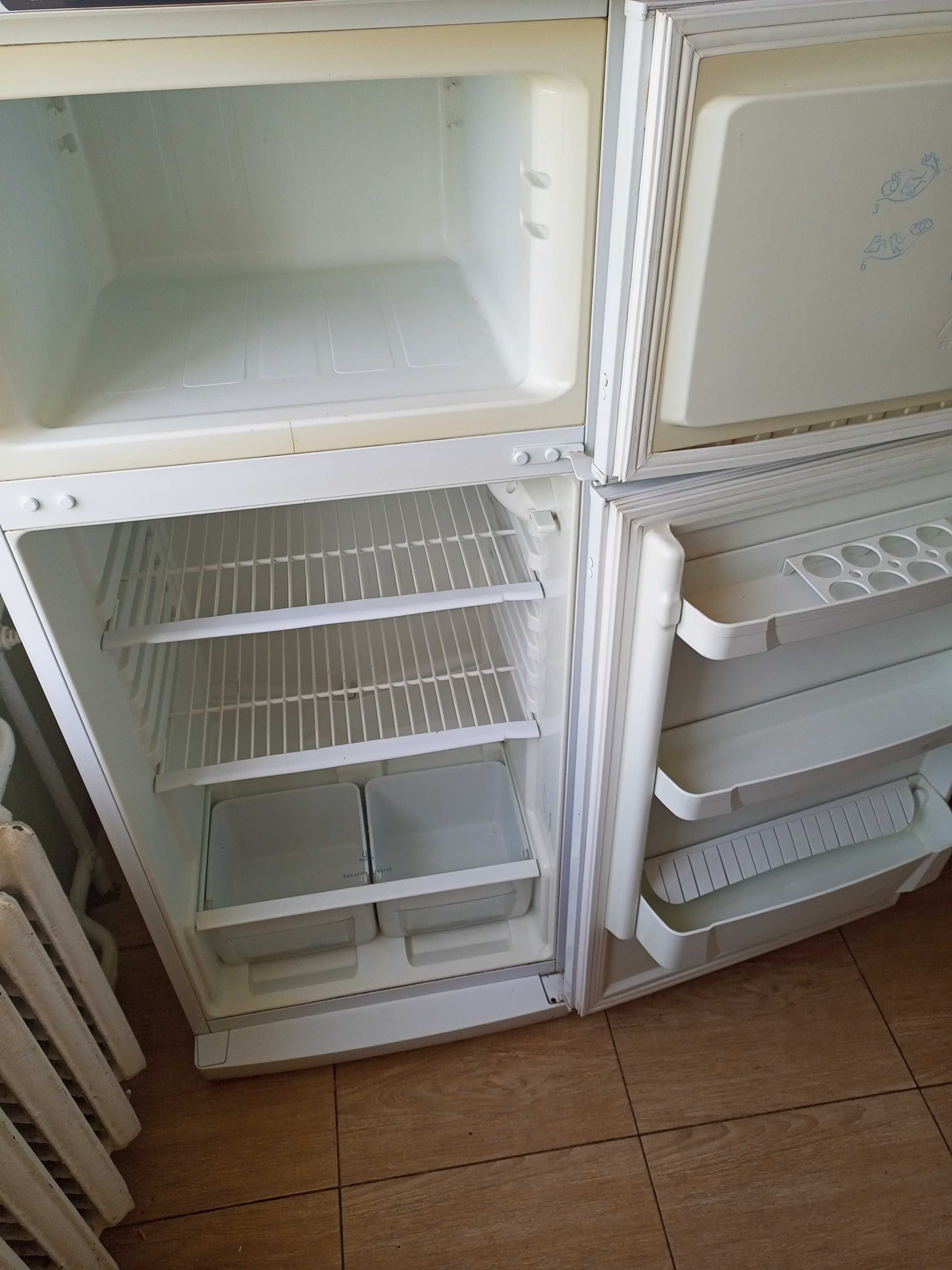 Холодильник INDESIT st 145