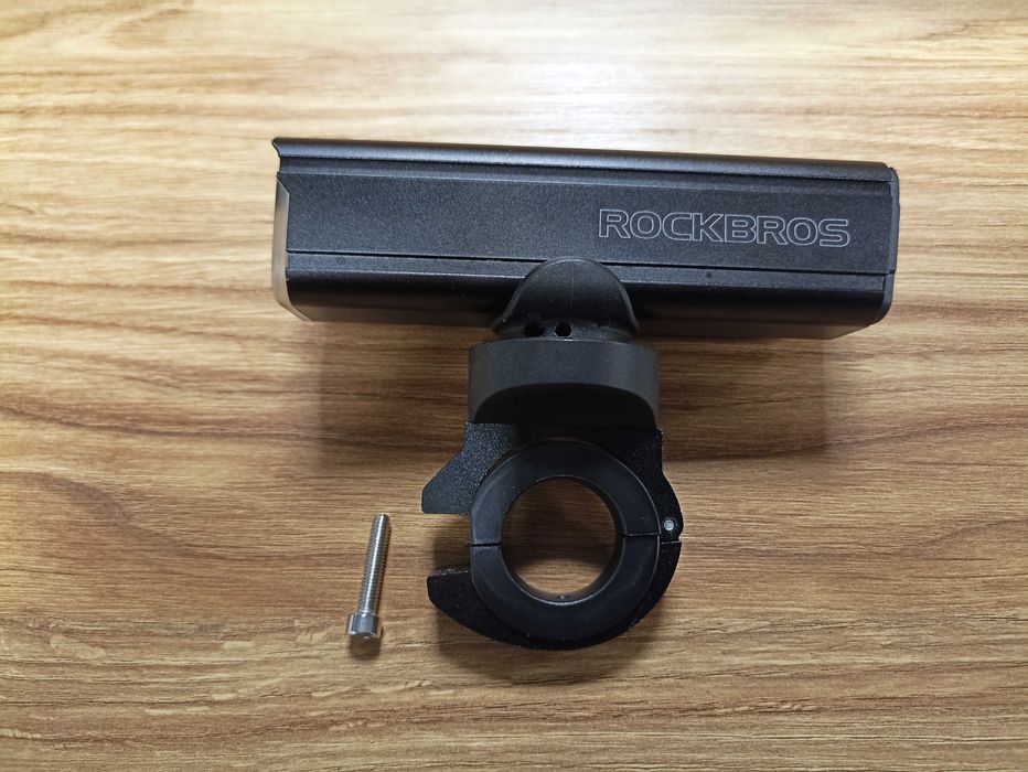 Przednia lampka rowerowa LED -  super jasna - 1000lm - ROCKBROS - NOWA