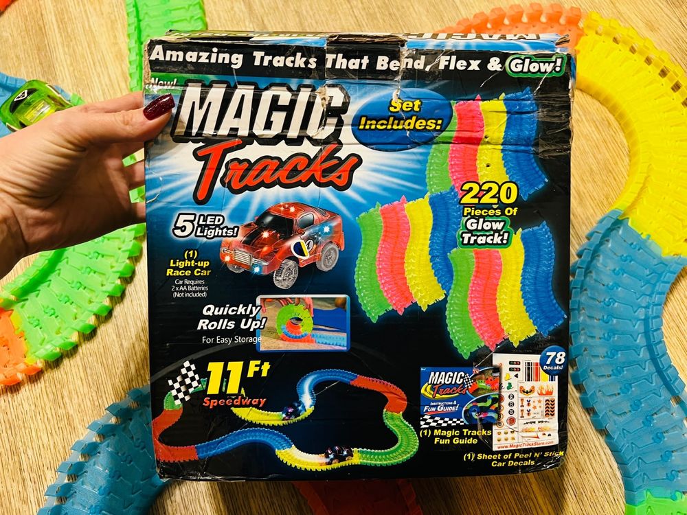 Светящаяся дорога Magic Traks 220 деталей Меджик Трек трасса игра