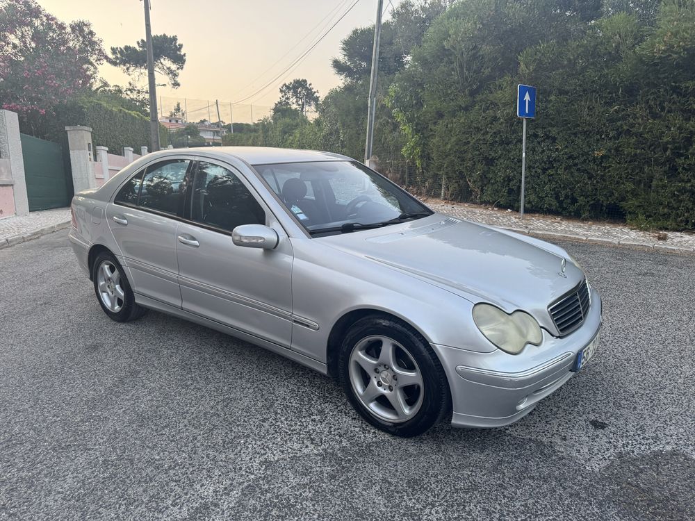MERCEDES- BENZ C200 CDI DIESEL AR CONDICIONADO 2001