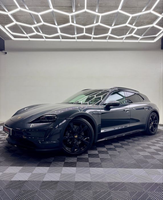 PORSCHE TAYCAN 4 CROSS TURISMO