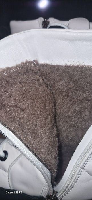 Білі ботиночки на зиму на овчині 39-40